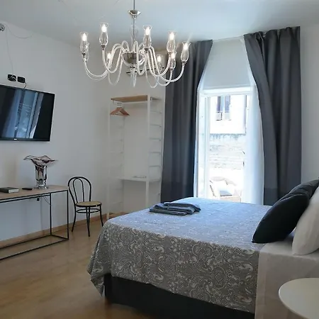 Guest house L.t. Savoia Palace & Cavour C.l.