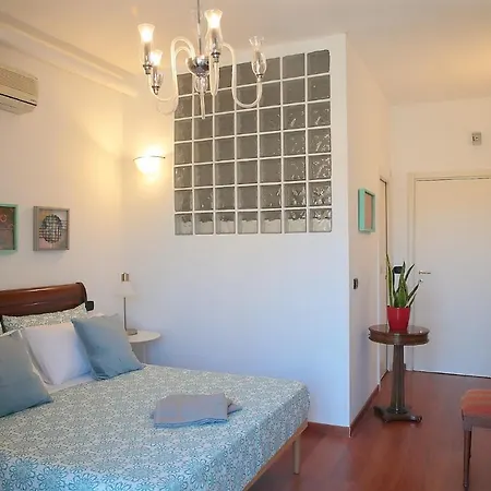 Guest house L.t. Savoia Palace & Cavour C.l.