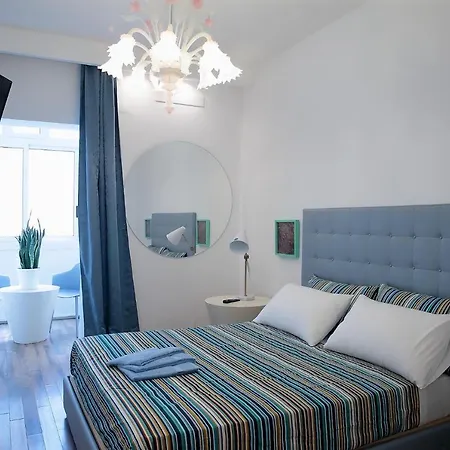 L.t. Savoia Palace & Cavour C.l. *