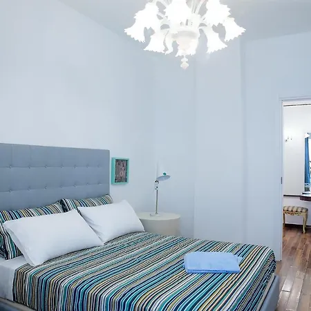 Guest house L.t. Savoia Palace & Cavour C.l.