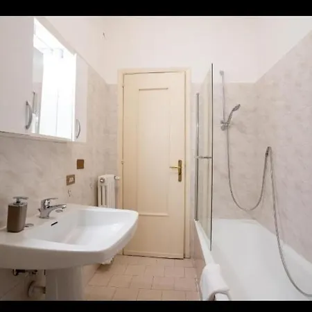 L.t. Savoia Palace & Cavour C.l. Guest house Bari