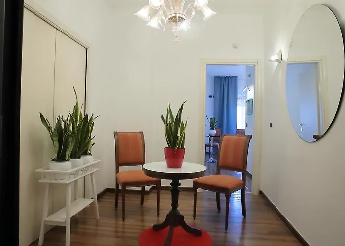 L.t. Savoia Palace & Cavour C.l. * Bari