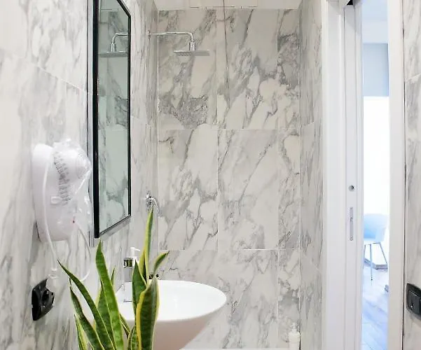 L.t. Savoia Palace & Cavour C.l. Pensjonat Bari