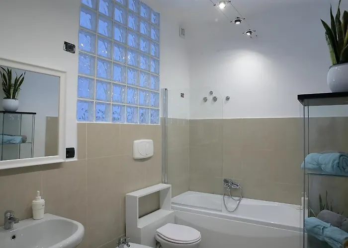 L.t. Savoia Palace & Cavour C.l. Pensjonat Bari