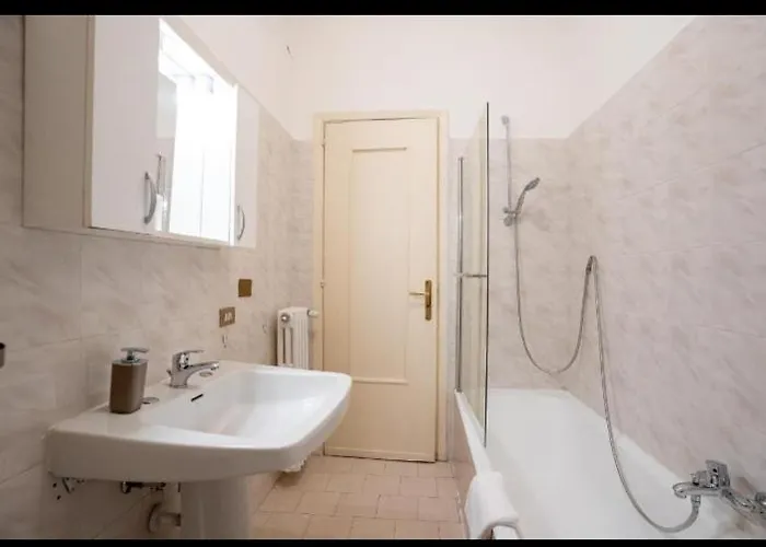 L.t. Savoia Palace & Cavour C.l. Pensjonat Bari