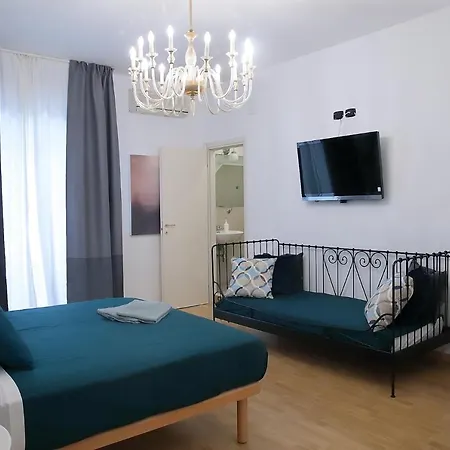 L.t. Savoia Palace & Cavour C.l. Bari