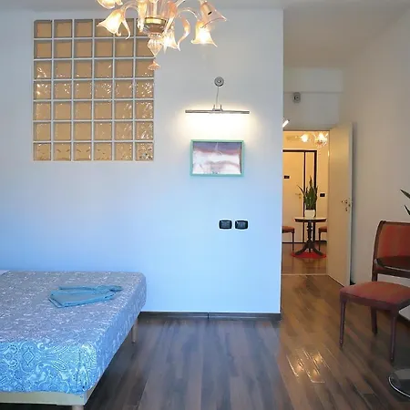 L.t. Savoia Palace & Cavour C.l. * Bari