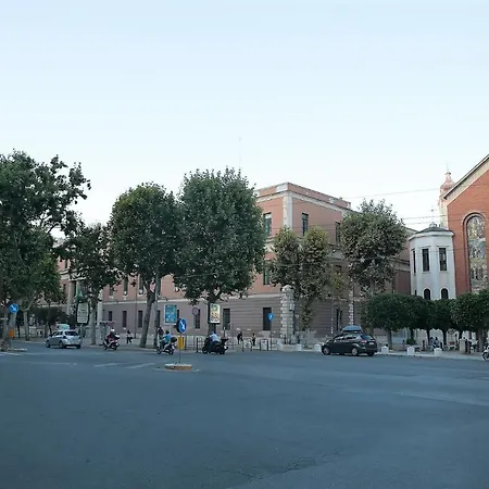 L.t. Savoia Palace & Cavour C.l. Pensionat *